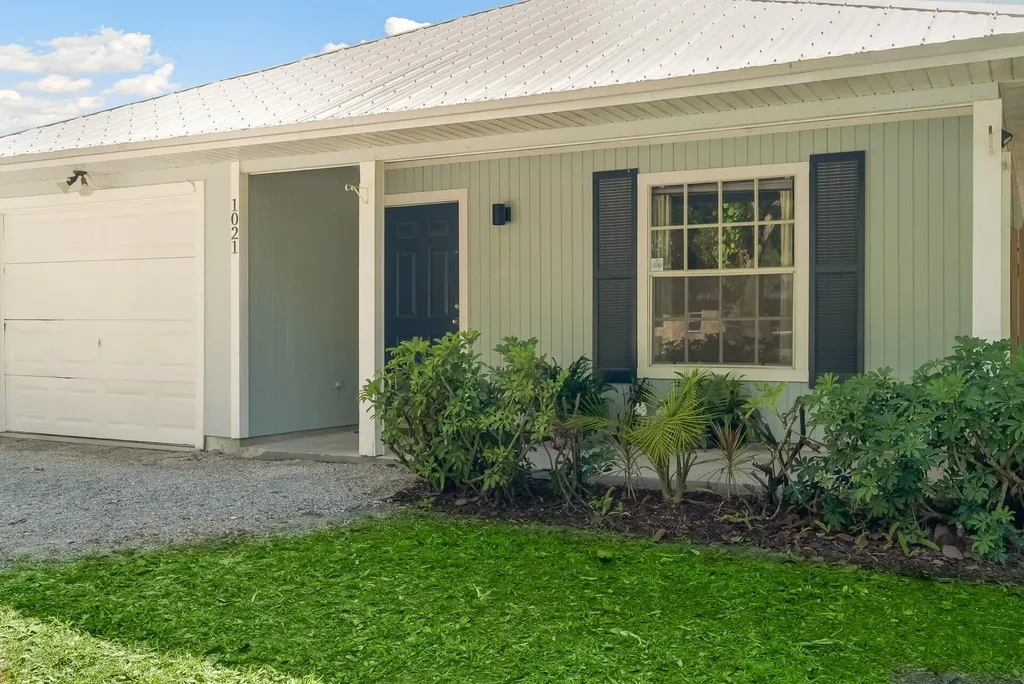 1021 19th Avenue SW Vero Beach FL 32962