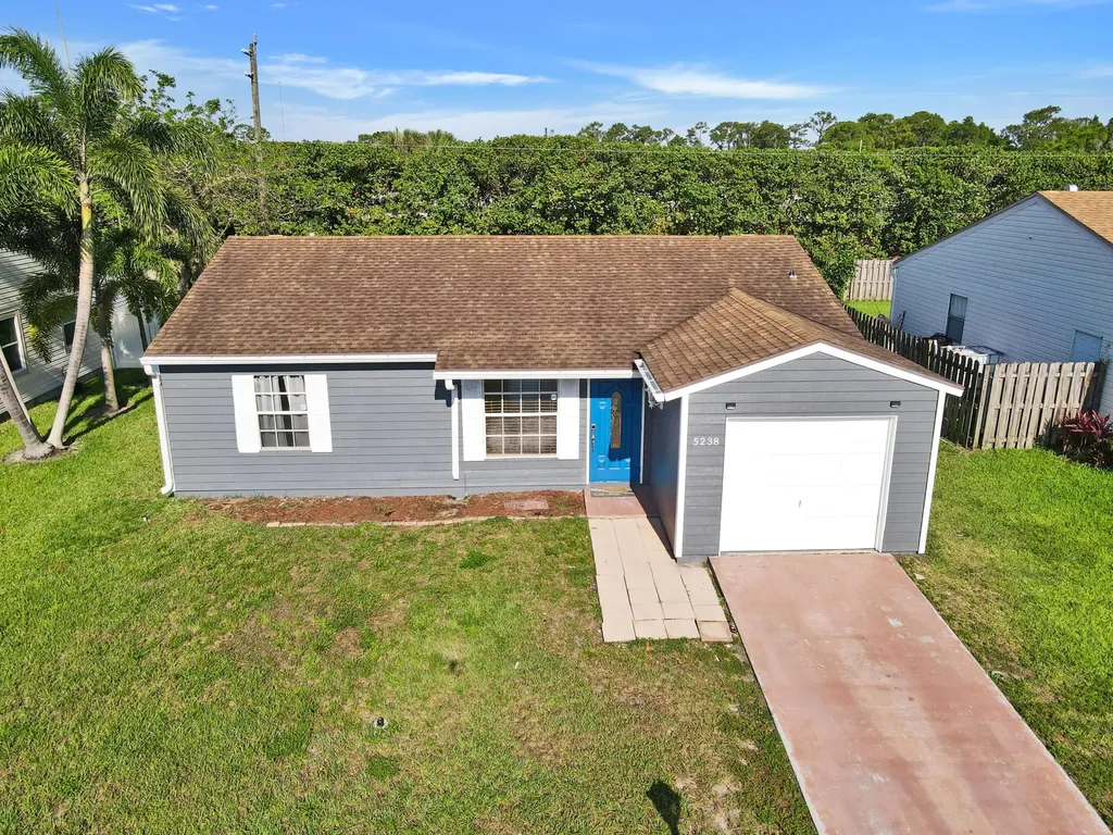 5238 Canal Circle W Lake Worth FL 33467