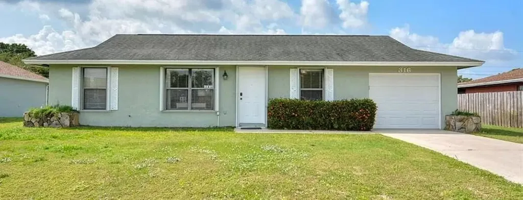 316 SE Fairchild Avenue Port St Lucie FL 34984