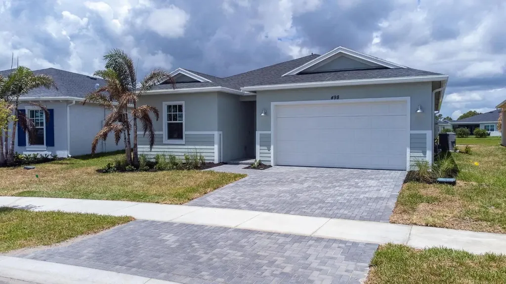 498 SE Twisted Bark Way Port St Lucie FL 34984