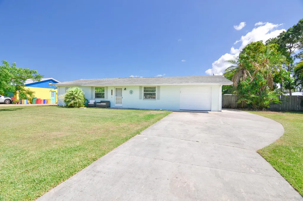 650 SE Majestic Terrace Port St Lucie FL 34983