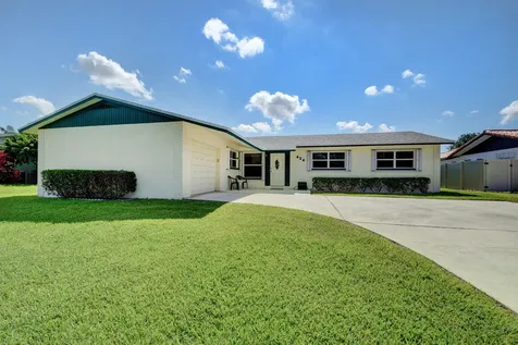 424 San Mateo Drive Palm Springs FL 33461