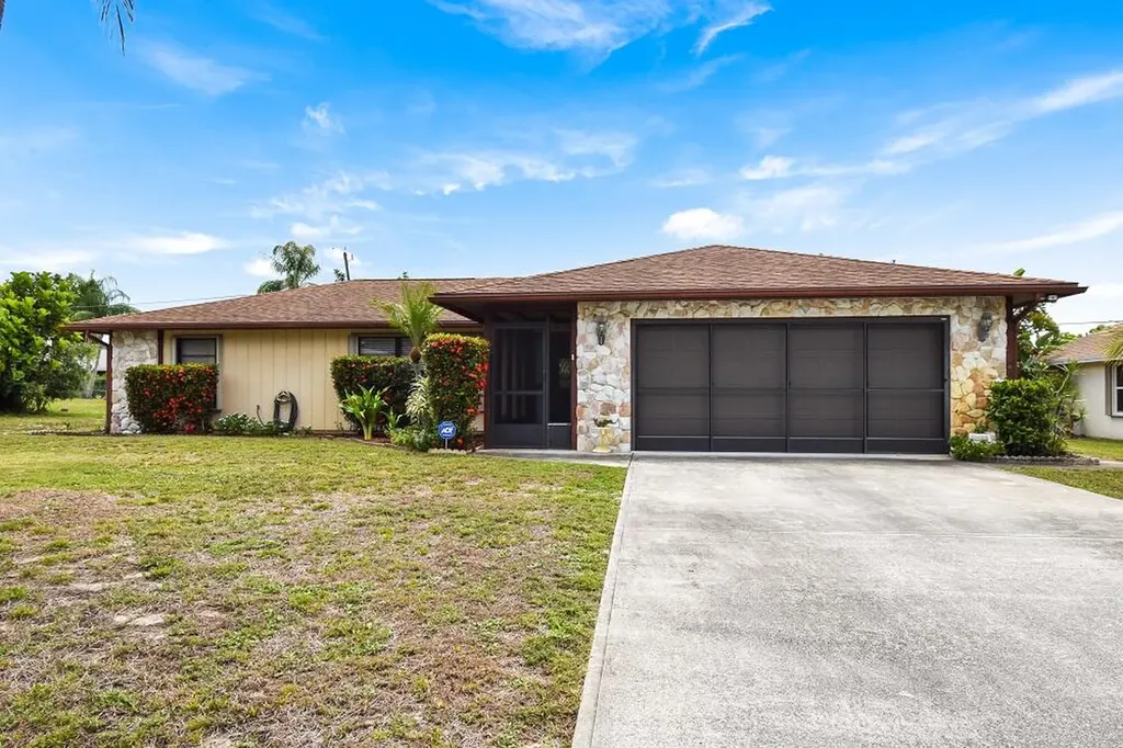 1981 SE Manth Lane Port St Lucie FL 34983