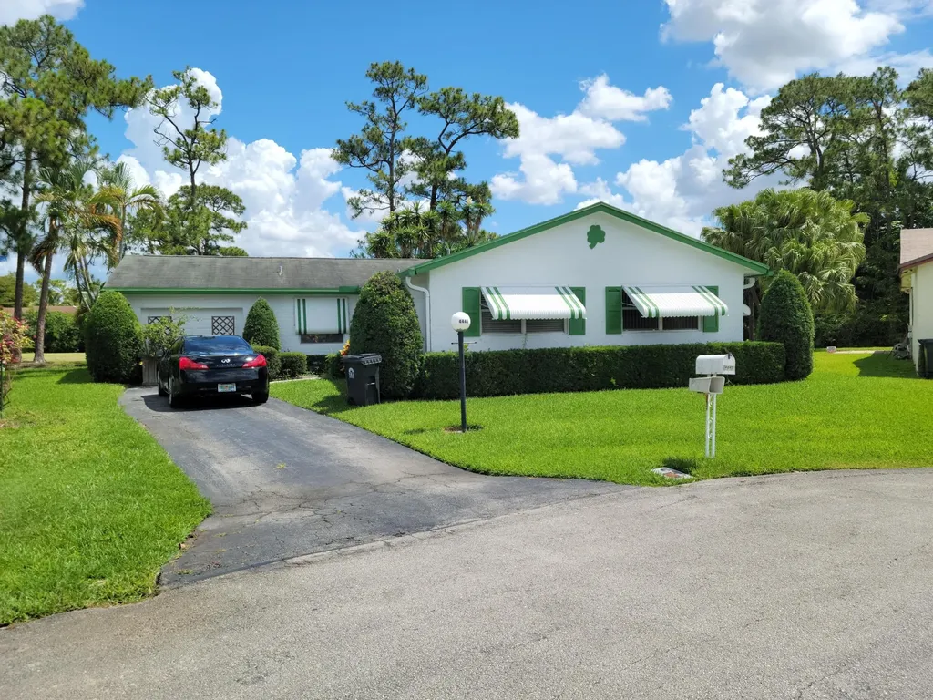 4445 Pine Lake Court Lake Worth FL 33467