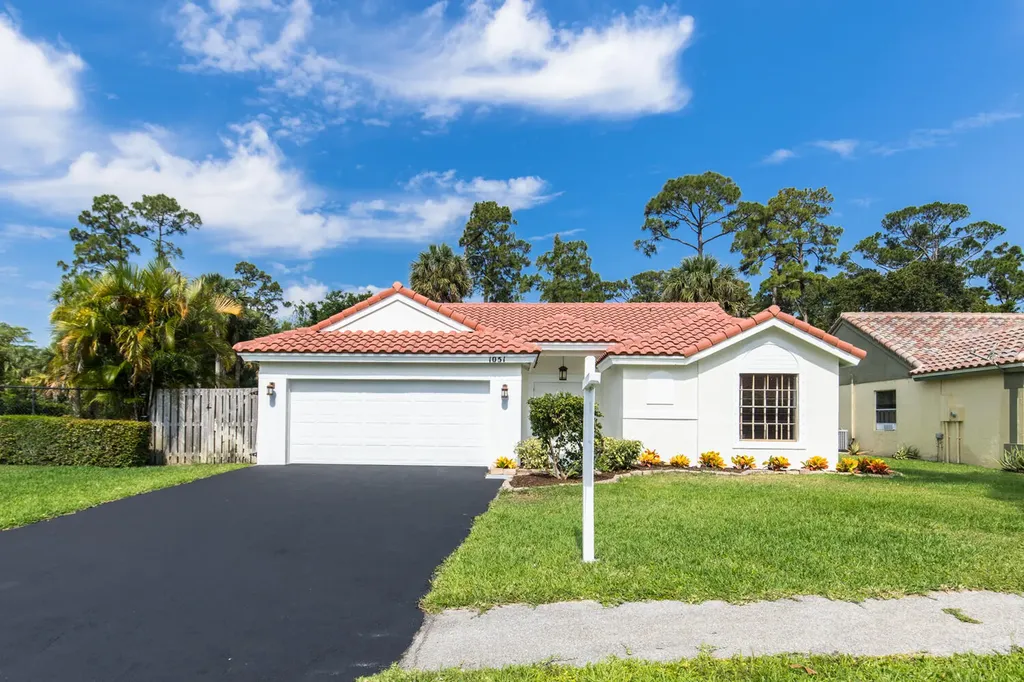 1051 New Parkview Place Haverhill FL 33417