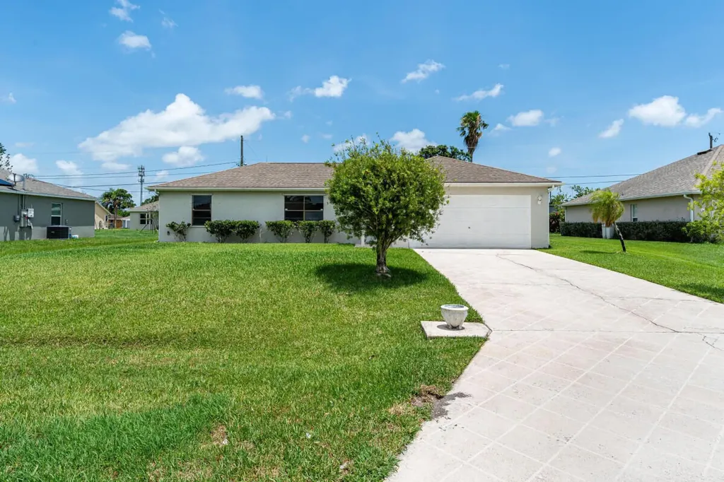 641 SW Stillman Avenue Port St Lucie FL 34953
