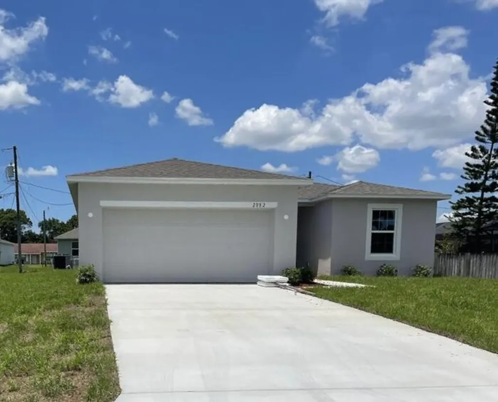 2082 SW Burlington Street Port St Lucie FL 34984