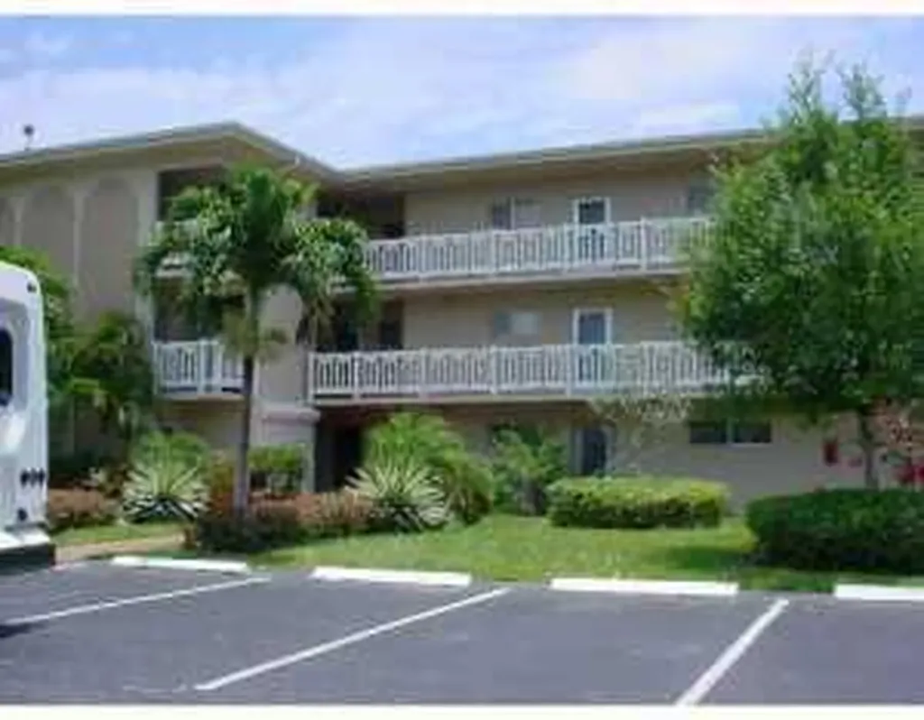 2647 Garden Drive N Lake Worth FL 33461