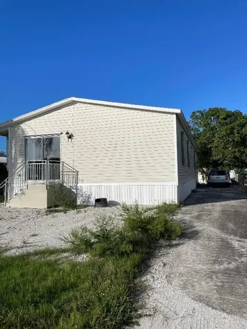 8321 SE Skylark Avenue Hobe Sound FL 33455