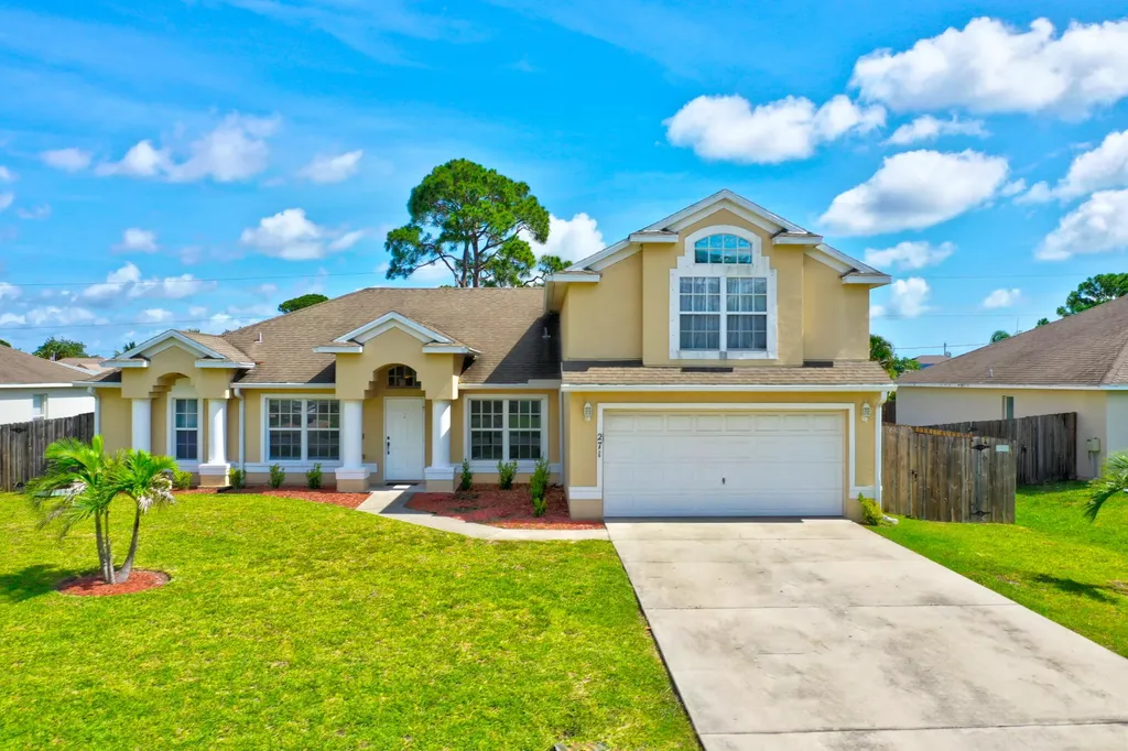 271 NE Granduer Avenue Port St Lucie FL 34983