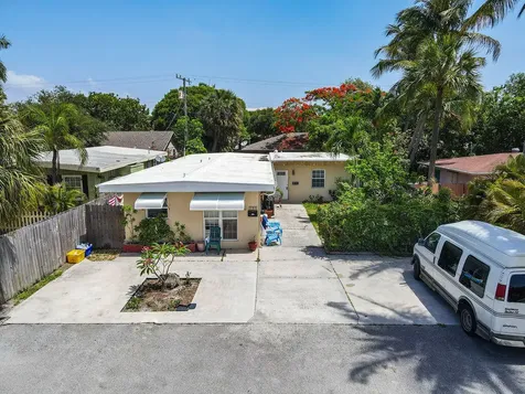 207 Croton Avenue Lantana FL 33462