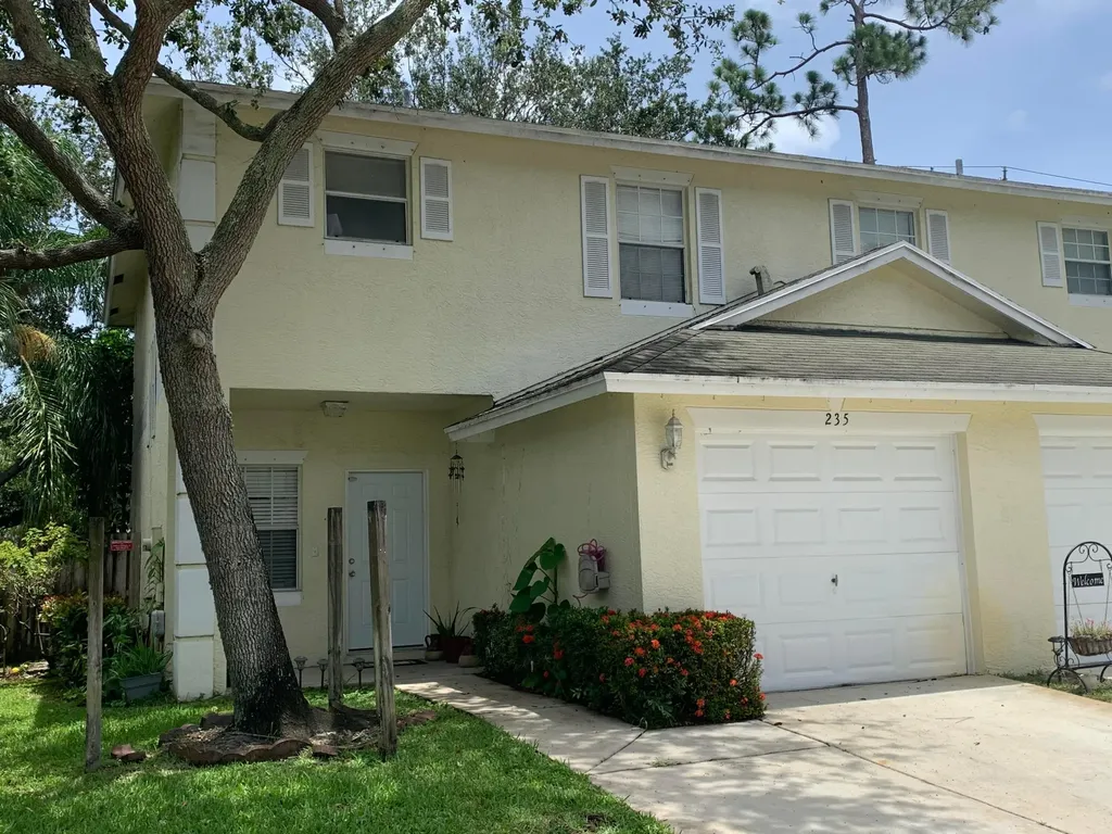 235 Leland Lane Greenacres FL 33463