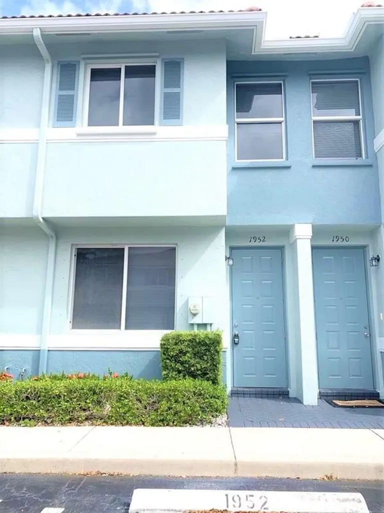 1952 Hibiscus Lane Riviera Beach FL 33404