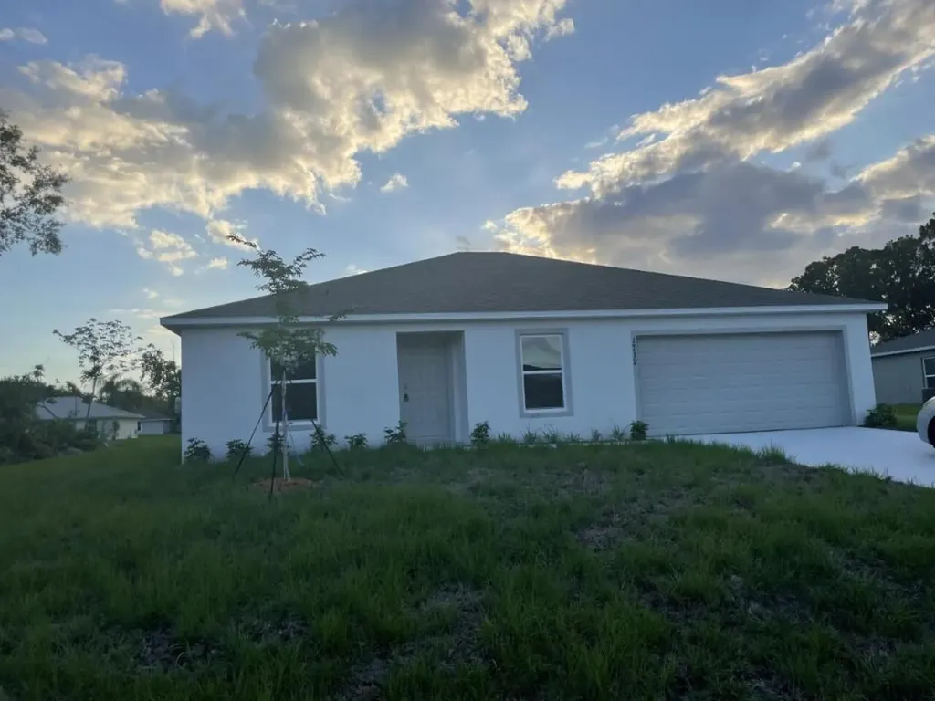 1712 SW Glade Street Port St Lucie FL 34953