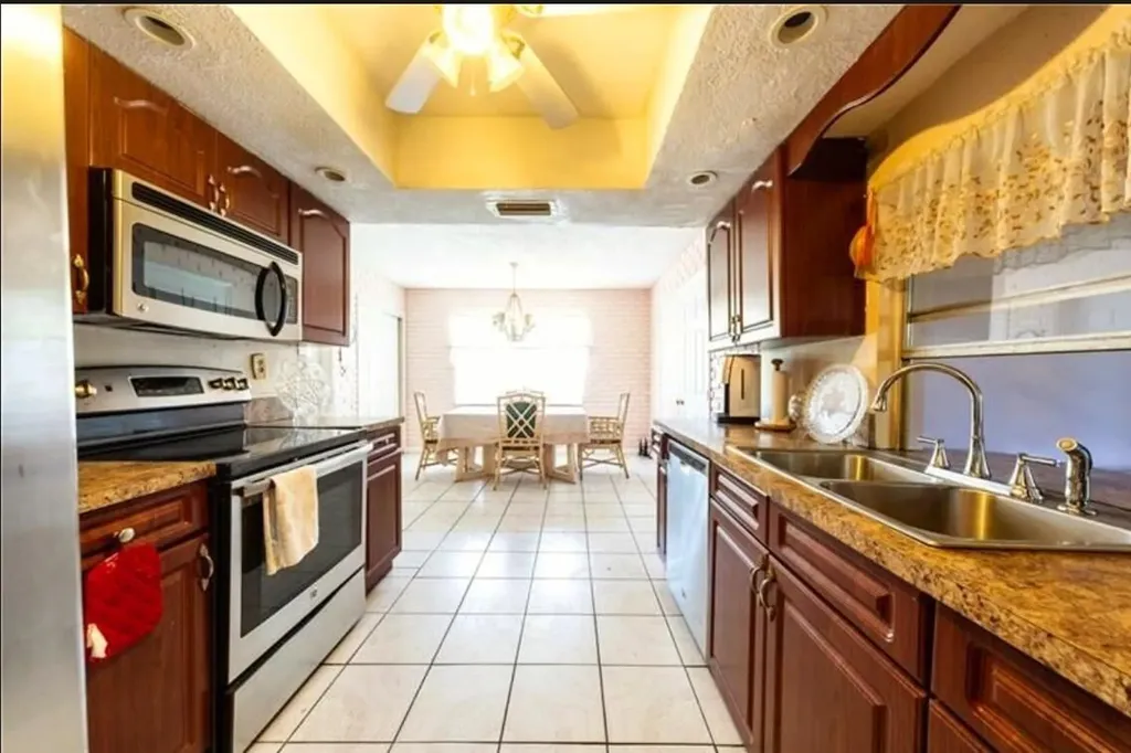 5080 SW 8th Street Margate FL 33068