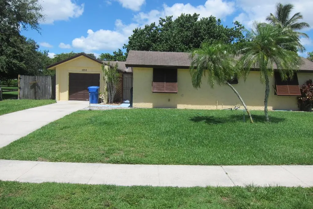 1255 Westside Way Royal Palm Beach FL 33411
