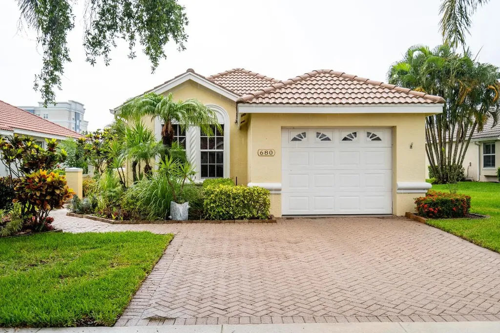 680 SW Treasure Cove Port St Lucie FL 34986