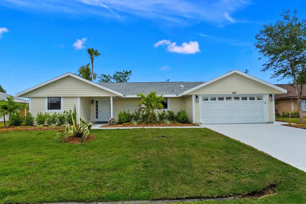 643 SE Crescent Avenue Port St Lucie FL 34984