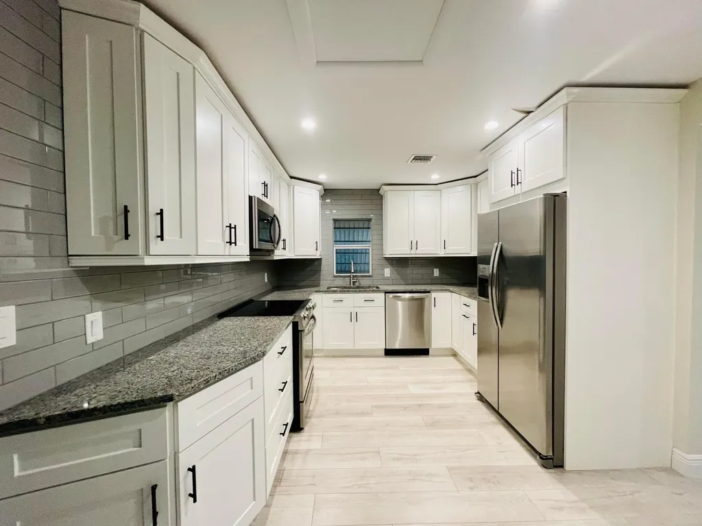 528 N J Street Lake Worth Beach FL 33460