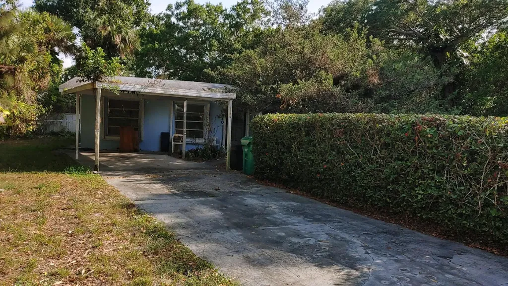 8403 Penny Lane Fort Pierce FL 34951
