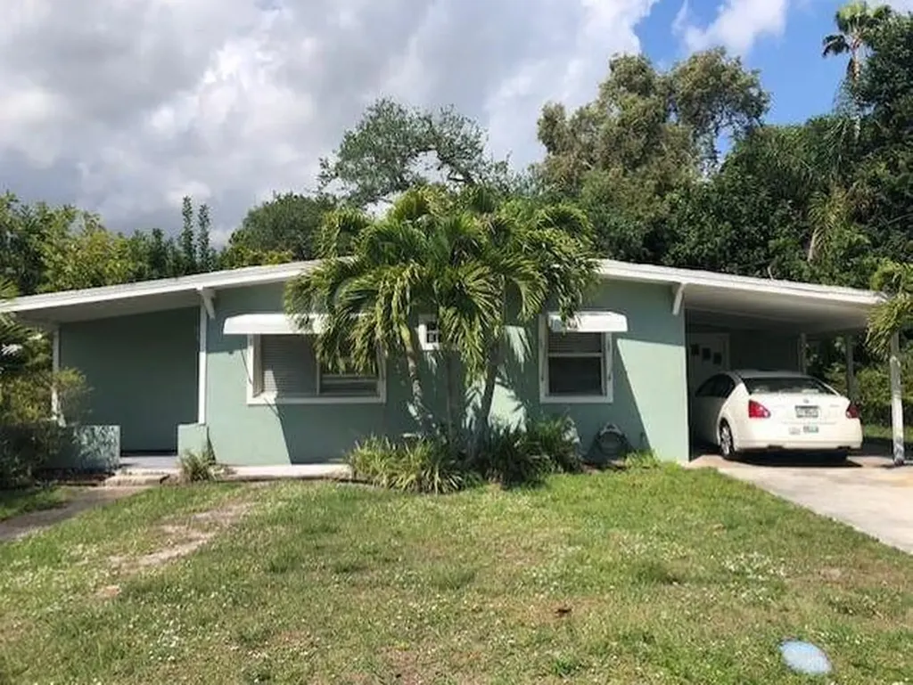 2023 Hills Court Fort Pierce FL 34950