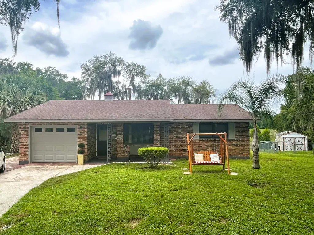 2404 Stoer Island Drive Leesburg FL 34748
