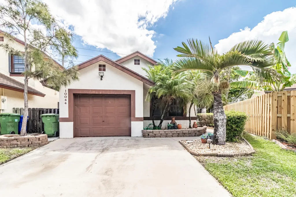 10044 SW 16th Street Pembroke Pines FL 33025