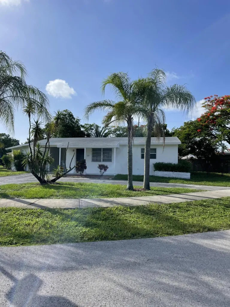 220 NE 30th Street Pompano Beach FL 33064