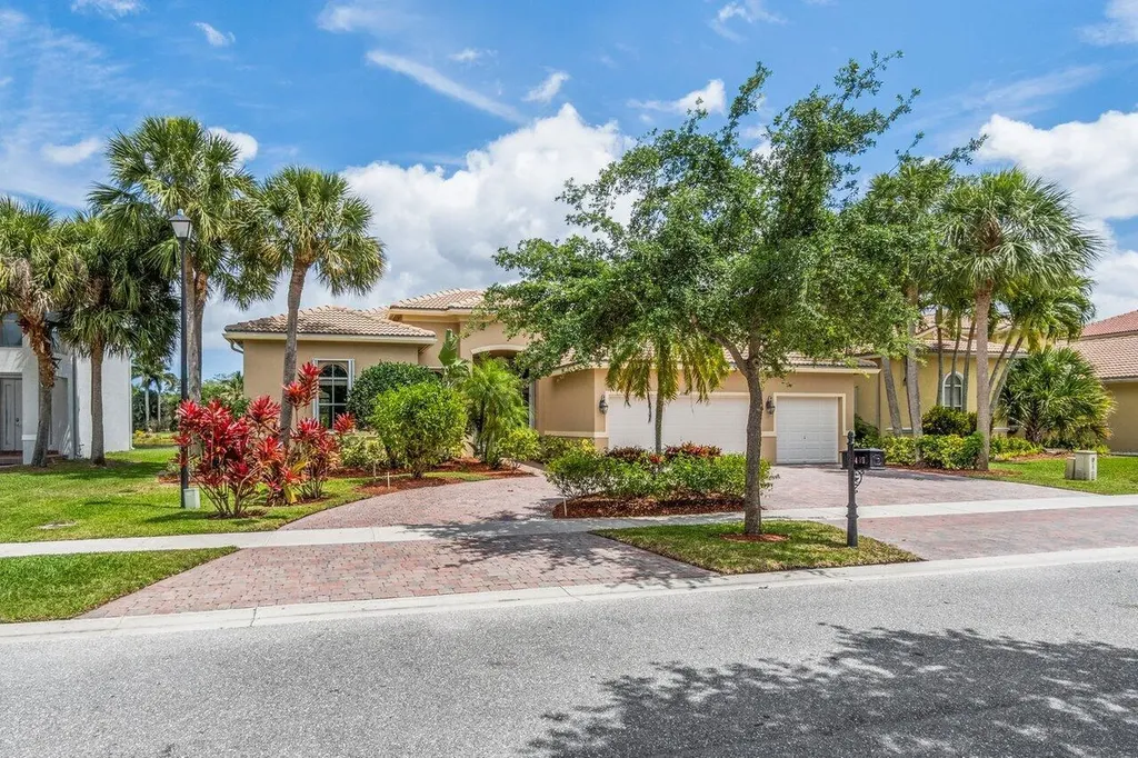 10407 Cypress Lakes Preserve Drive Lake Worth FL 33449