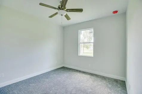 76 N Orange Street Fellsmere FL 32948