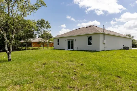 76 N Orange Street Fellsmere FL 32948