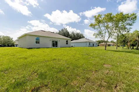 76 N Orange Street Fellsmere FL 32948