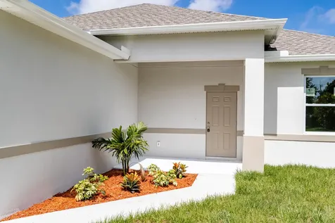 76 N Orange Street Fellsmere FL 32948