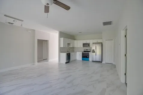 76 N Orange Street Fellsmere FL 32948