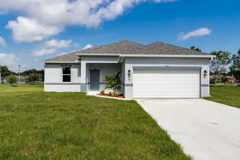 70 N Orange Street Fellsmere FL 32948