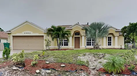 2462 SW Loquat Road Port St Lucie FL 34953