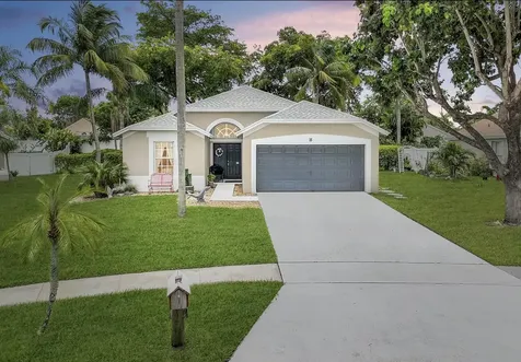 15 Meadows Park Lane Boynton Beach FL 33436