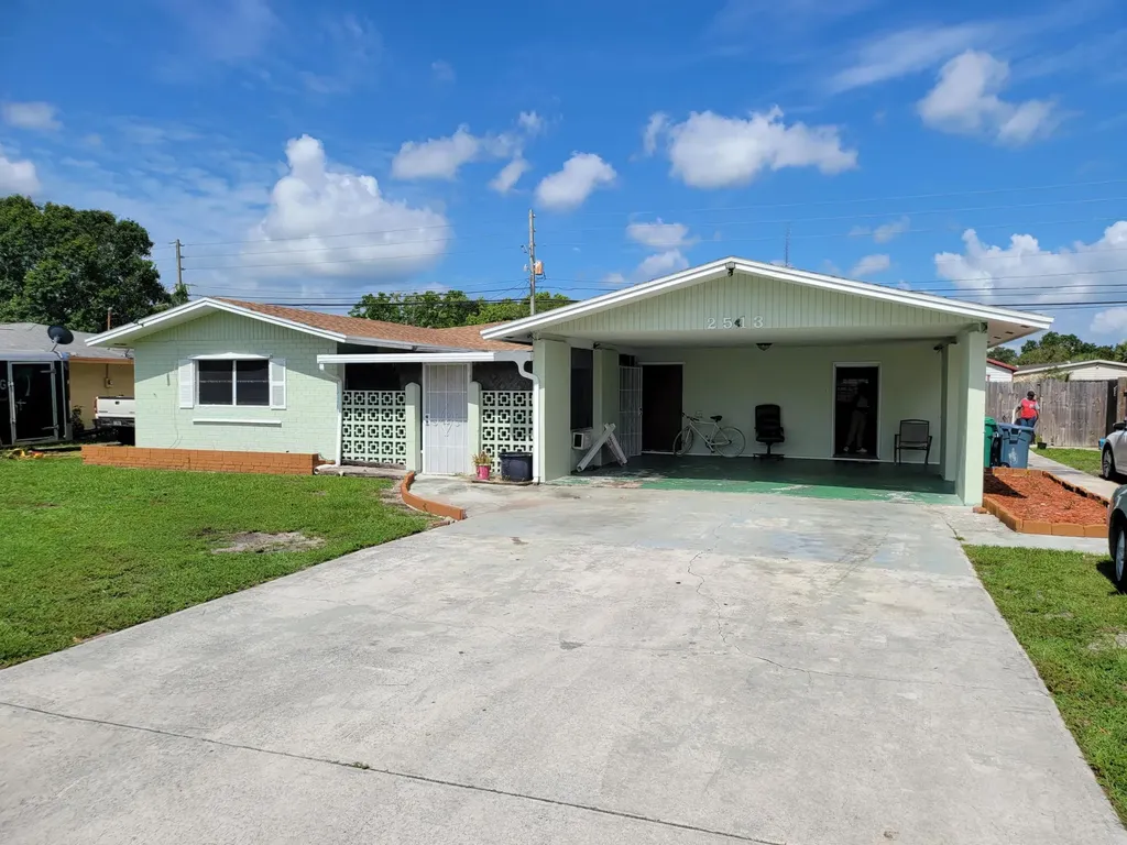 2513 Chesterfield Drive Fort Pierce FL 34982