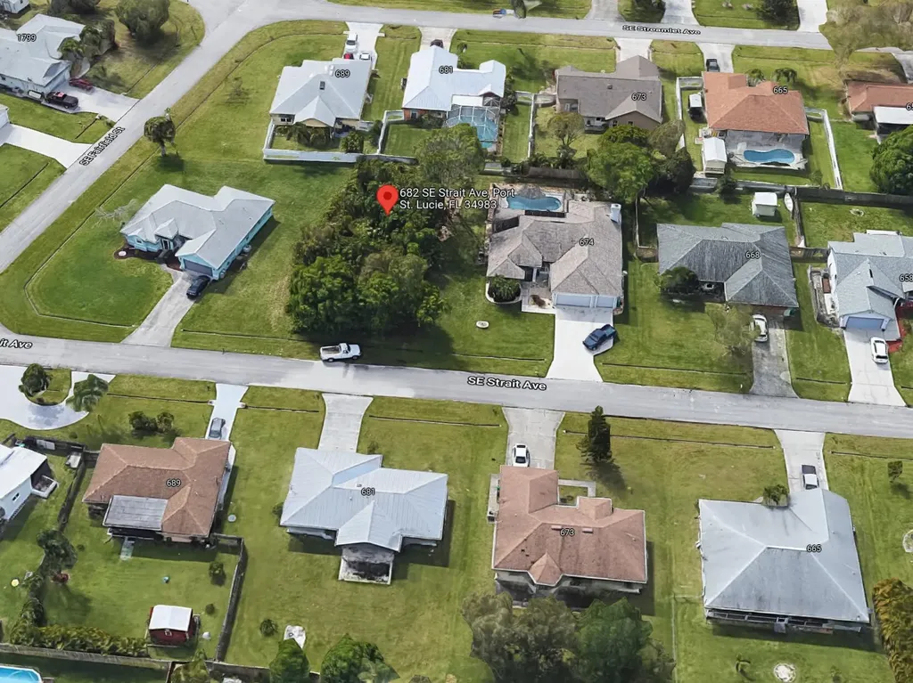 682 SE Strait Avenue Port St Lucie FL 34983