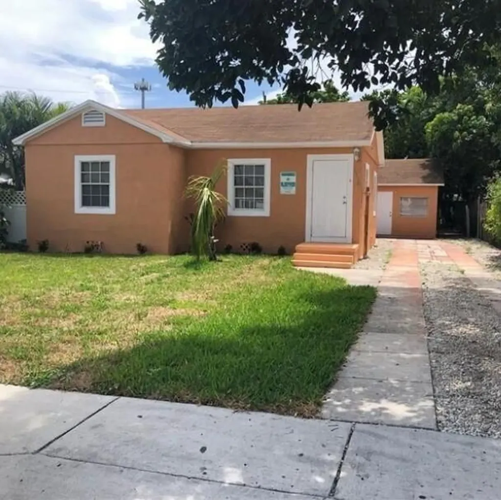 1108 S G Street Lake Worth Beach FL 33460