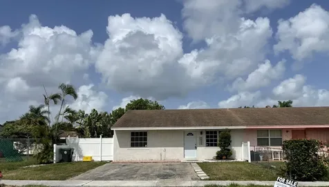 4607 Gladiator Circle Greenacres FL 33463