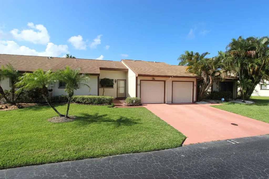 11 Kensington Lane Boynton Beach FL 33426