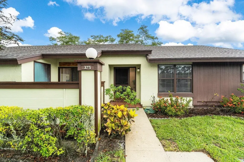 375 Ottawa Court Royal Palm Beach FL 33411
