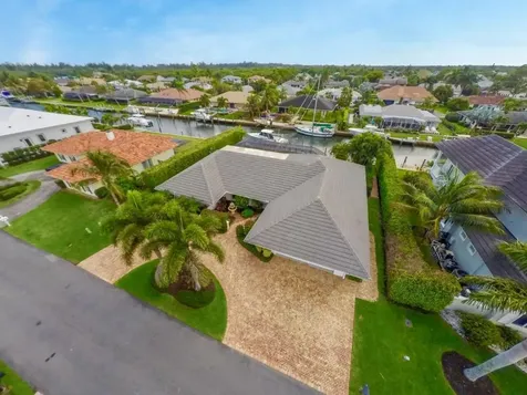 8976 SE Harbor Island Way Hobe Sound FL 33455
