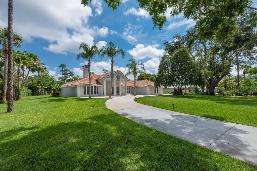13755 Greentree Trail Wellington FL 33414