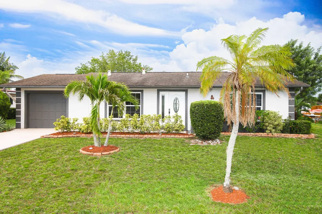 733 SE Calmoso Drive Port St Lucie FL 34983