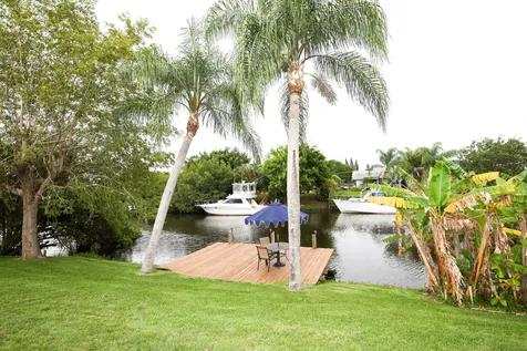 733 SE Calmoso Drive Port St Lucie FL 34983