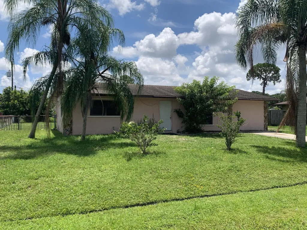 1273 SW Broadview Street Port St Lucie FL 34983