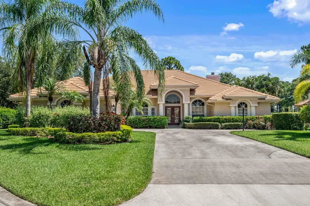1329 SW Cottonwood Cove Port St Lucie FL 34986