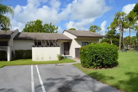 61 Seminole Court W Royal Palm Beach FL 33411